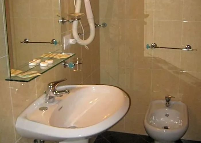 Ferraro Hotel 2*