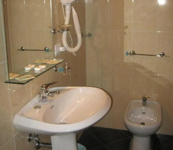 Ferraro Hotel 2*